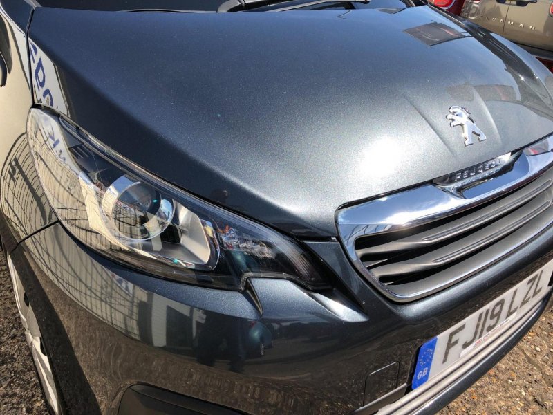 PEUGEOT 108