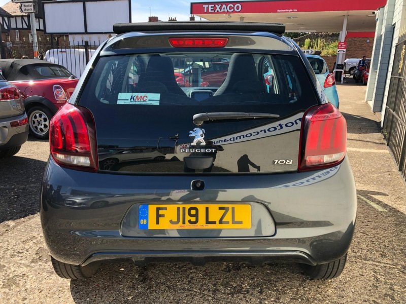 PEUGEOT 108