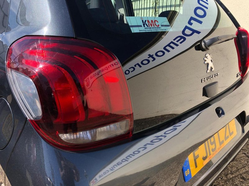 PEUGEOT 108