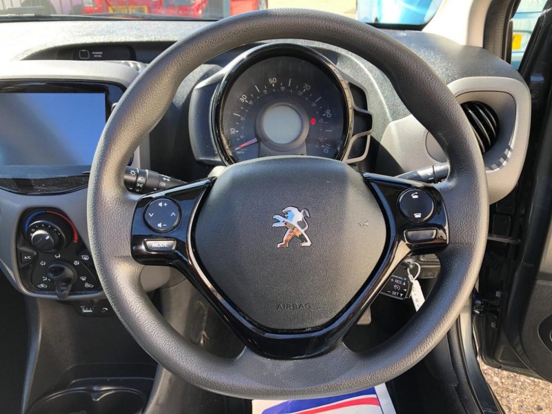 PEUGEOT 108