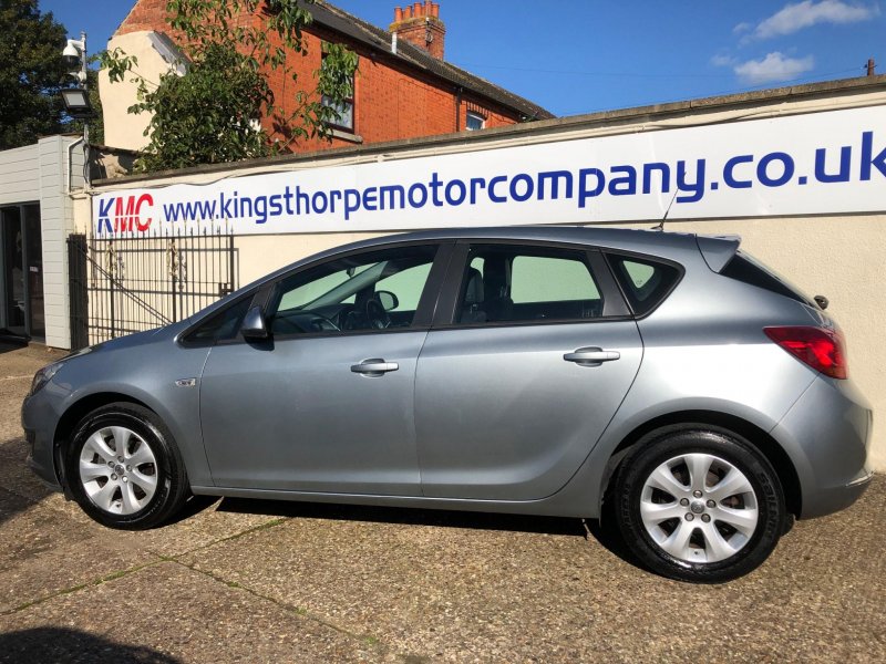 VAUXHALL ASTRA