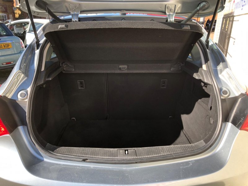 VAUXHALL ASTRA