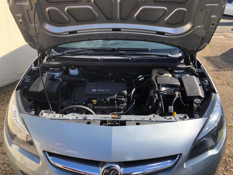 VAUXHALL ASTRA