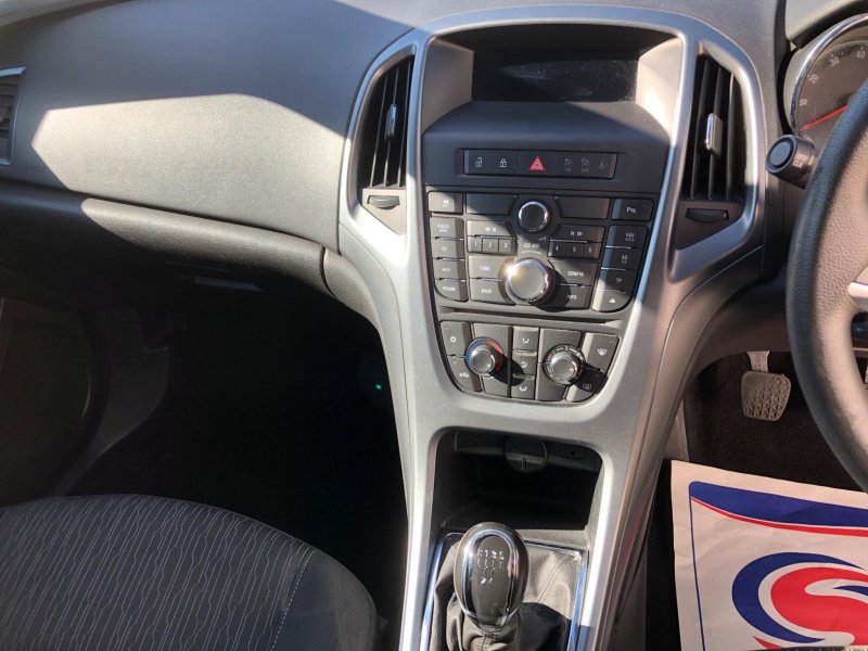 VAUXHALL ASTRA