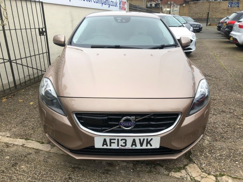 VOLVO V40