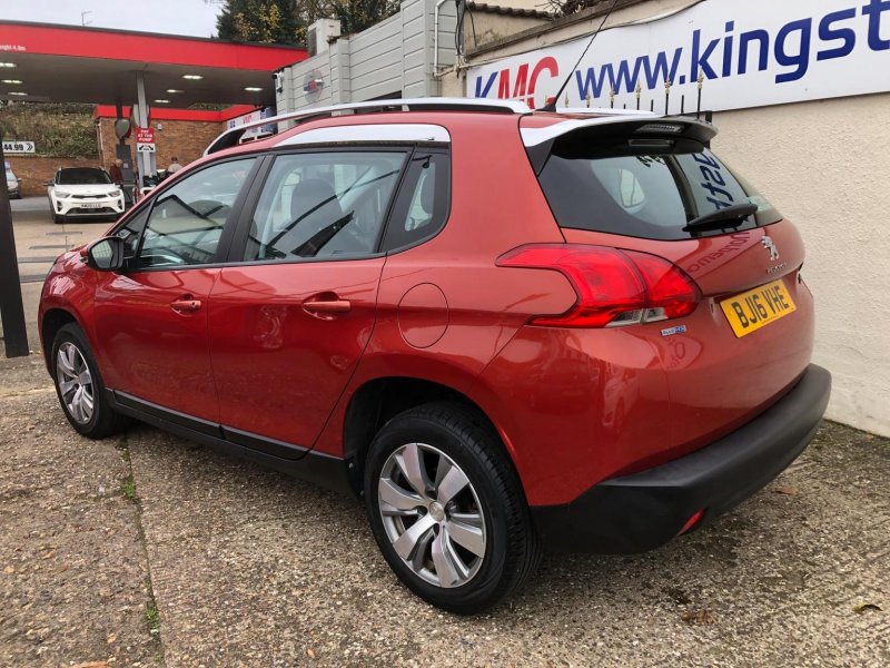 PEUGEOT 2008