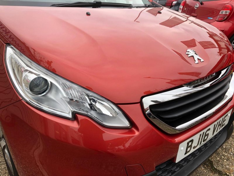 PEUGEOT 2008