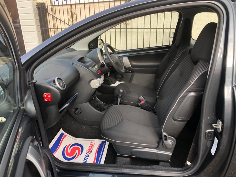 PEUGEOT 107