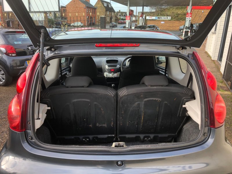 PEUGEOT 107