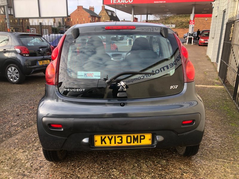 PEUGEOT 107