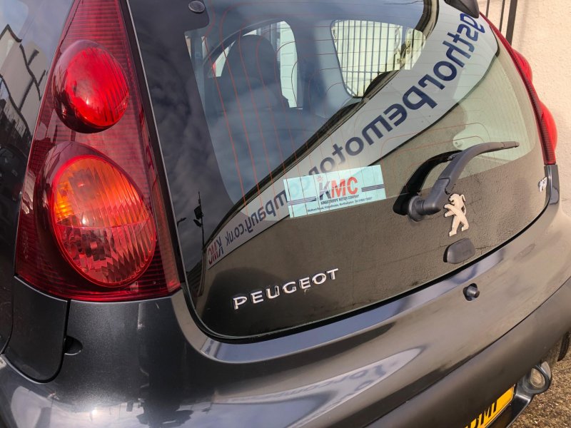 PEUGEOT 107