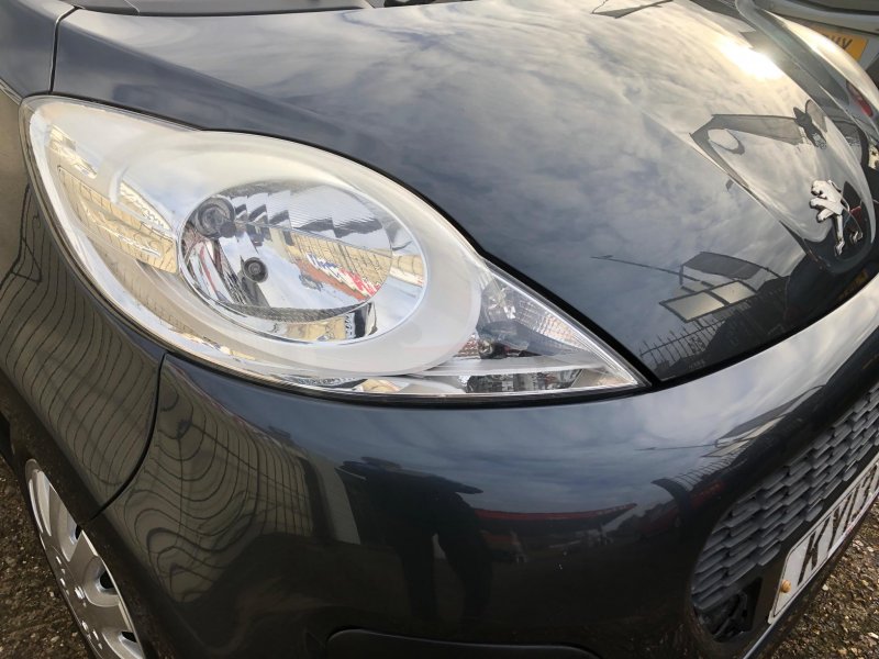 PEUGEOT 107