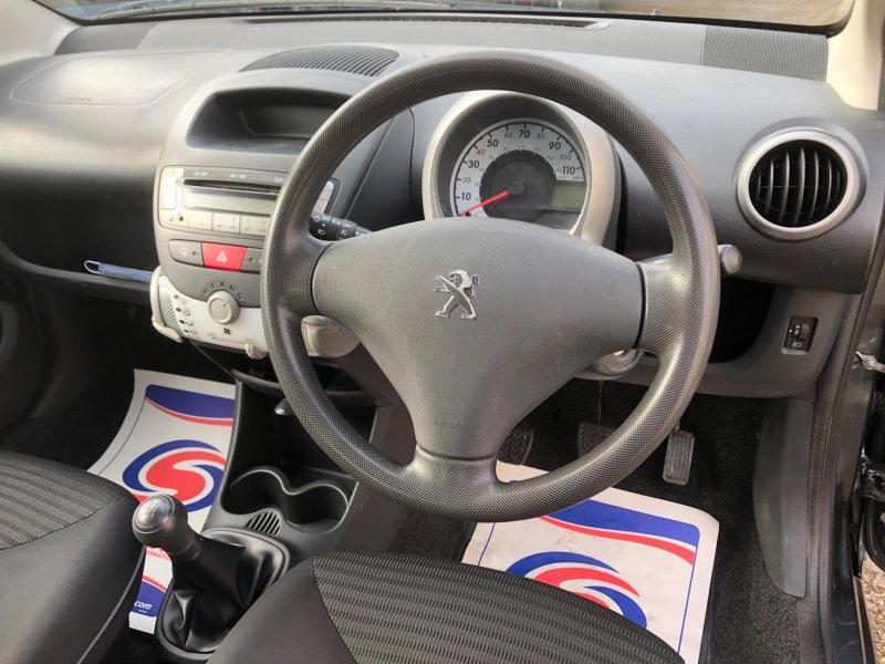 PEUGEOT 107