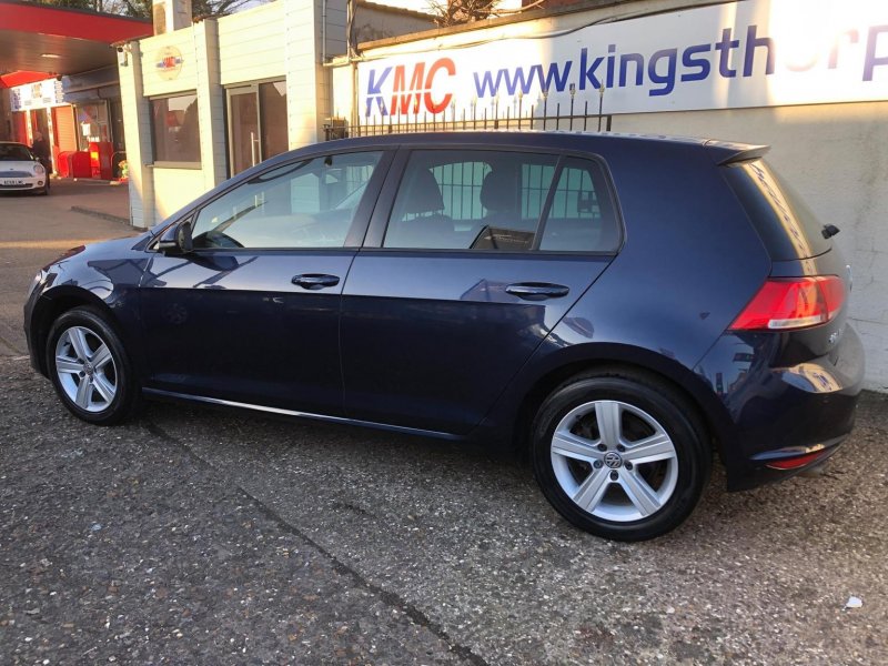VOLKSWAGEN GOLF