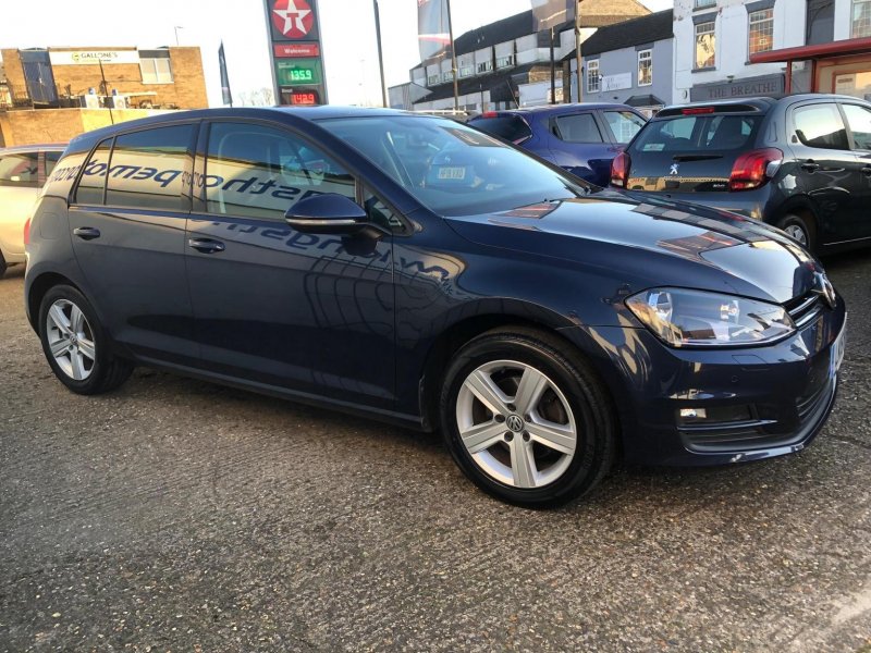 VOLKSWAGEN GOLF