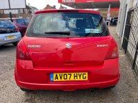 SUZUKI SWIFT