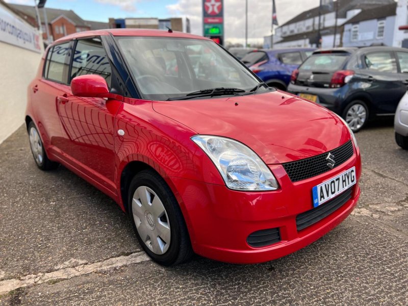 SUZUKI SWIFT