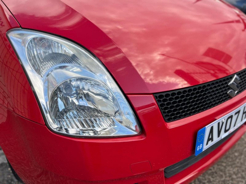 SUZUKI SWIFT