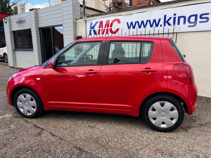 SUZUKI SWIFT