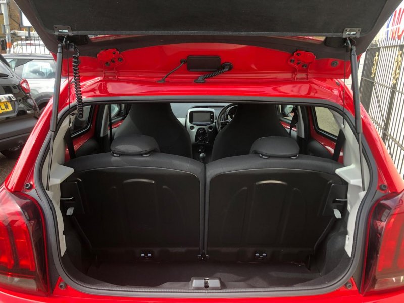 PEUGEOT 108
