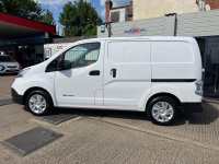 NISSAN E-NV200