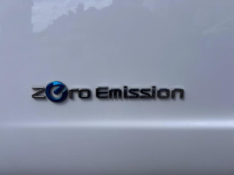 NISSAN E-NV200
