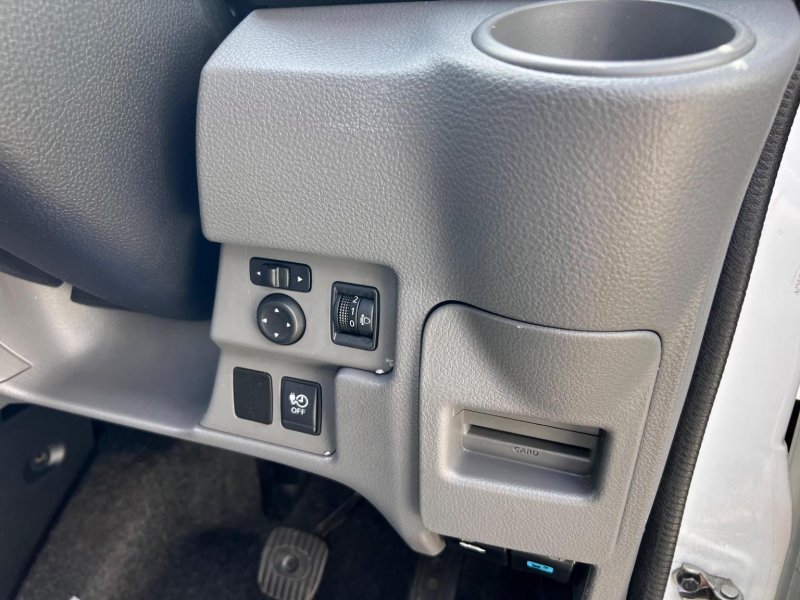 NISSAN E-NV200