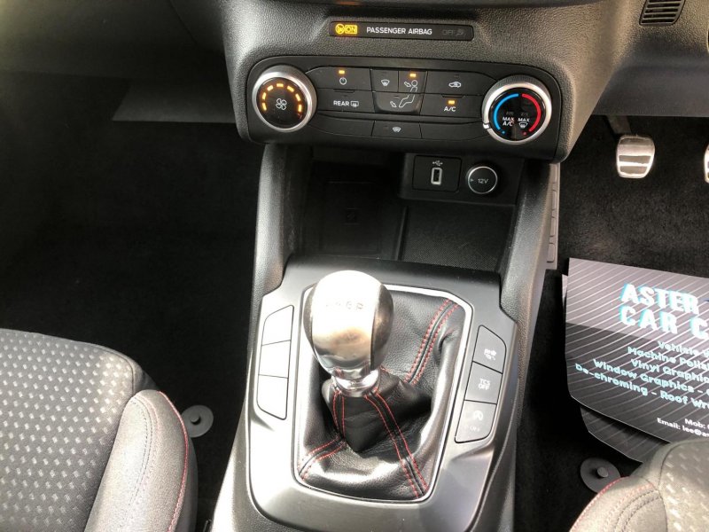 FORD FOCUS