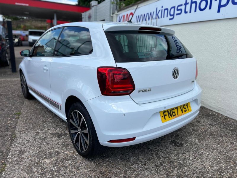 VOLKSWAGEN POLO